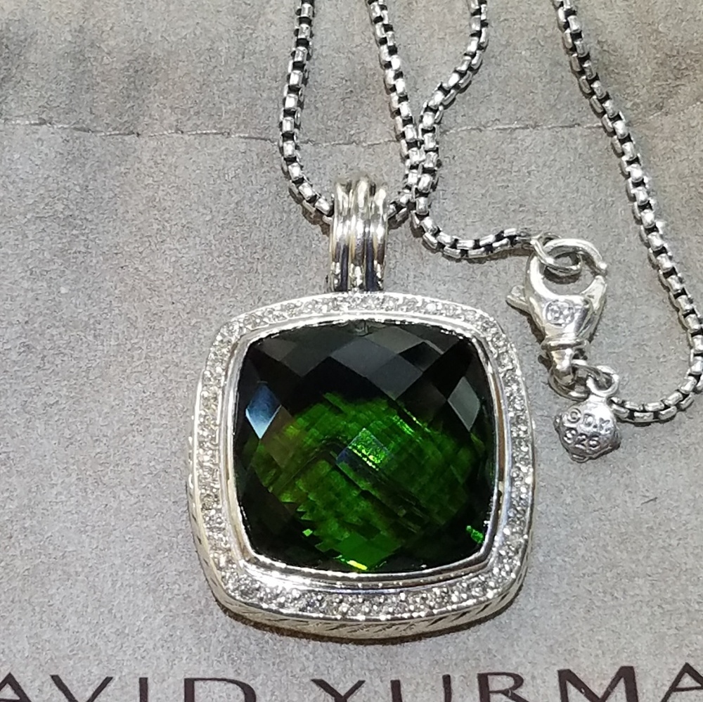Albion 20×20mm Peridot & Diamonds Pendant Necklace